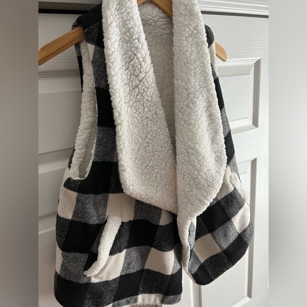 New plaid vest with pockets - Picture 2 of 4